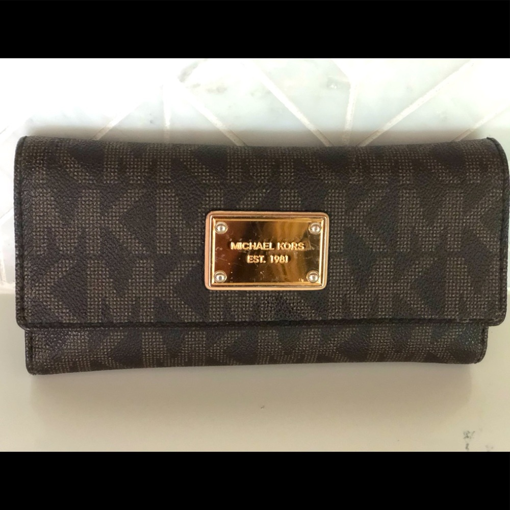 Michael Kors Logo Flap Wallet